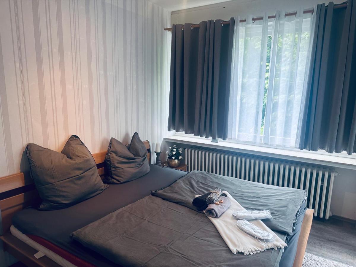 4 Zimmer 11 Personen Wohnung Garten Terrasse Grill 2 Badezimmer Wuppertal Esterno foto