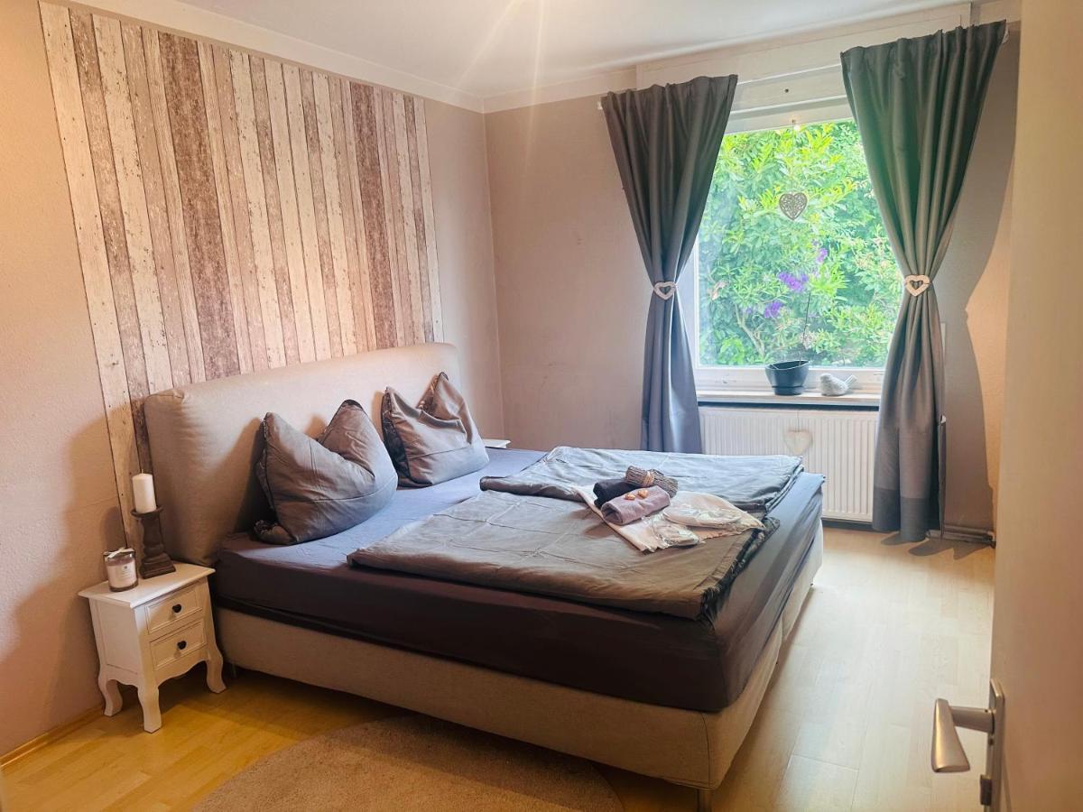 4 Zimmer 11 Personen Wohnung Garten Terrasse Grill 2 Badezimmer Wuppertal Esterno foto