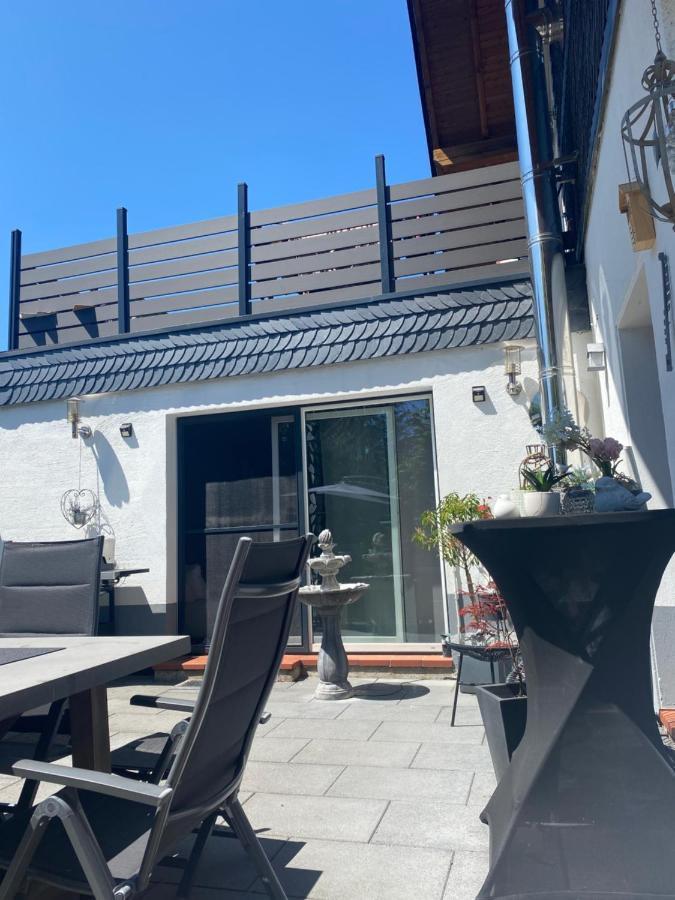 4 Zimmer 11 Personen Wohnung Garten Terrasse Grill 2 Badezimmer Wuppertal Esterno foto