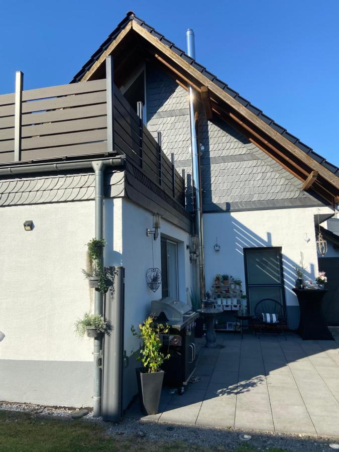 4 Zimmer 11 Personen Wohnung Garten Terrasse Grill 2 Badezimmer Wuppertal Esterno foto